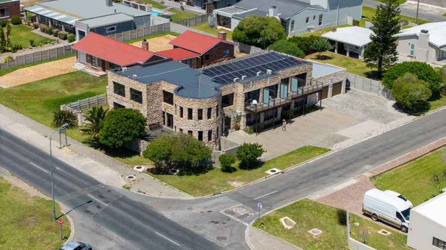 9 Bedroom Property for Sale in Struisbaai Western Cape